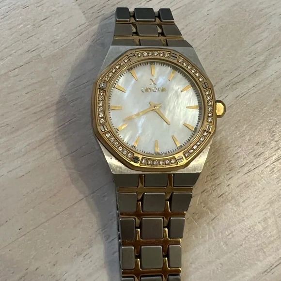 CARLOVAN watch - Sapphire Crystal Mother of Pearl - EUC